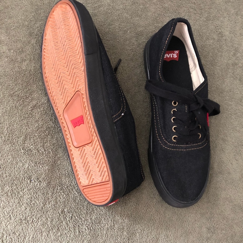 ‼️⬇️💲New Levi’s Shoes - Picture 2 of 4